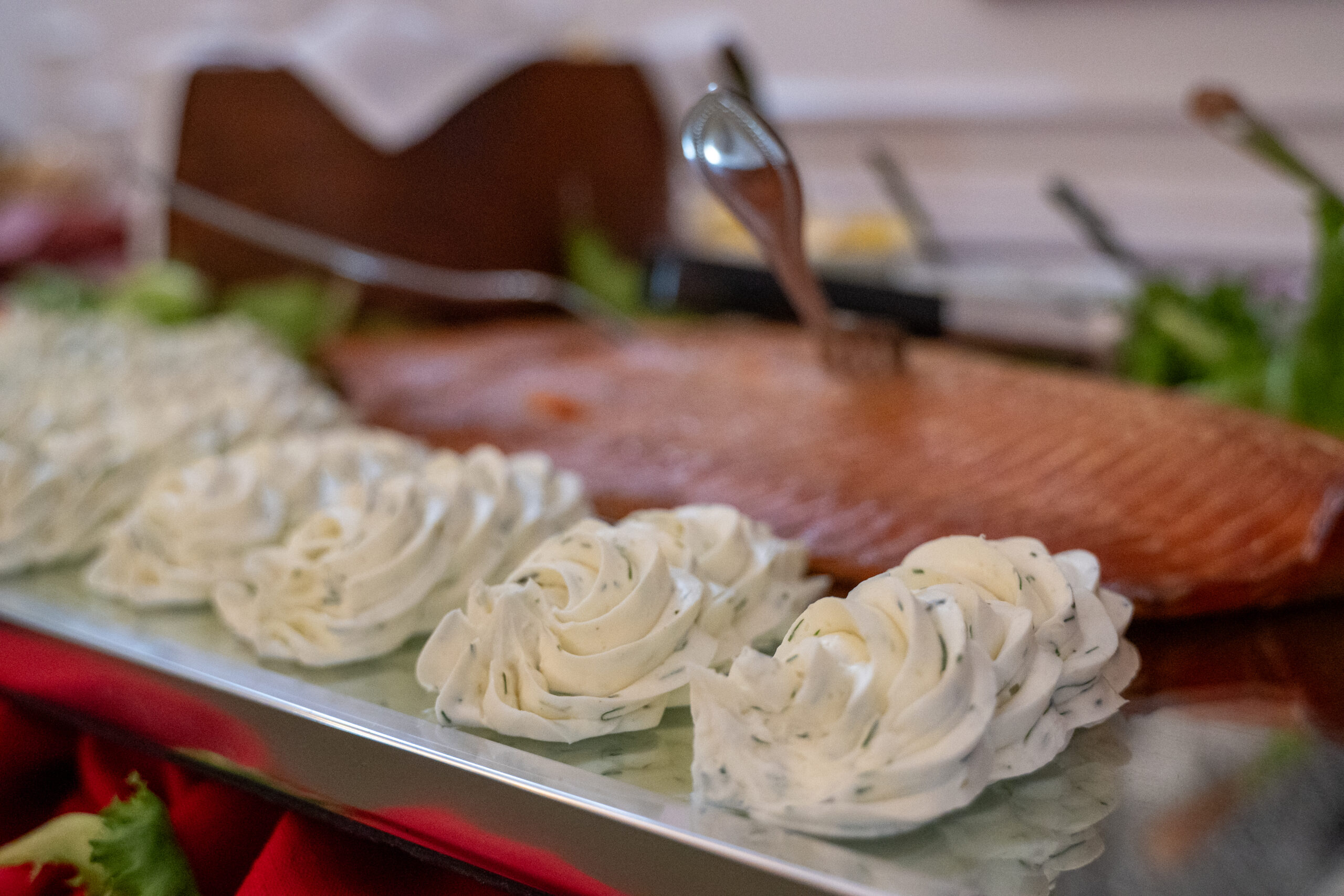 Smoked salmon with herbed rosettes